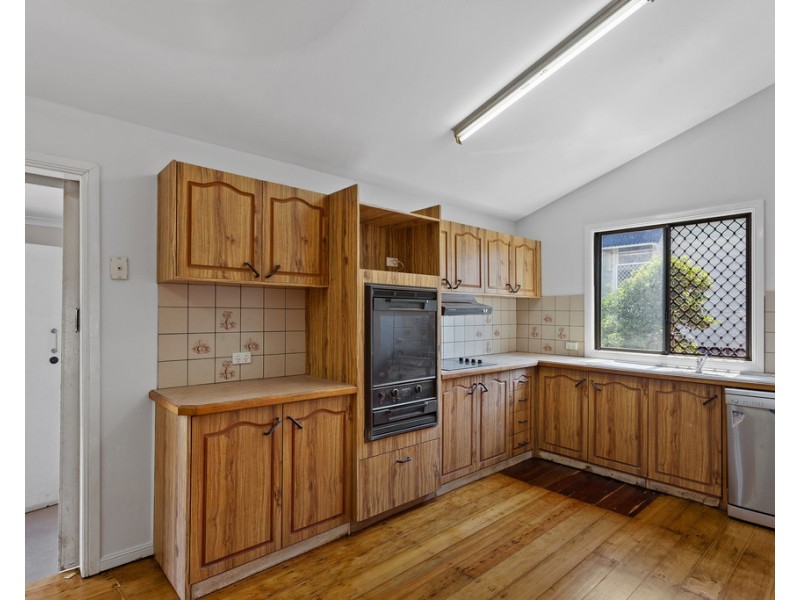 8 Vacy Street, Newtown QLD 4350