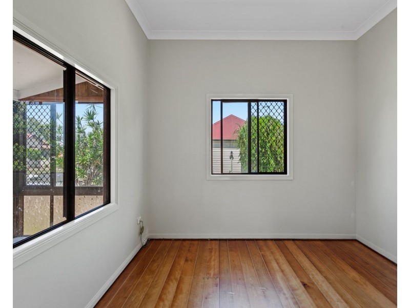 8 Vacy Street, Newtown QLD 4350