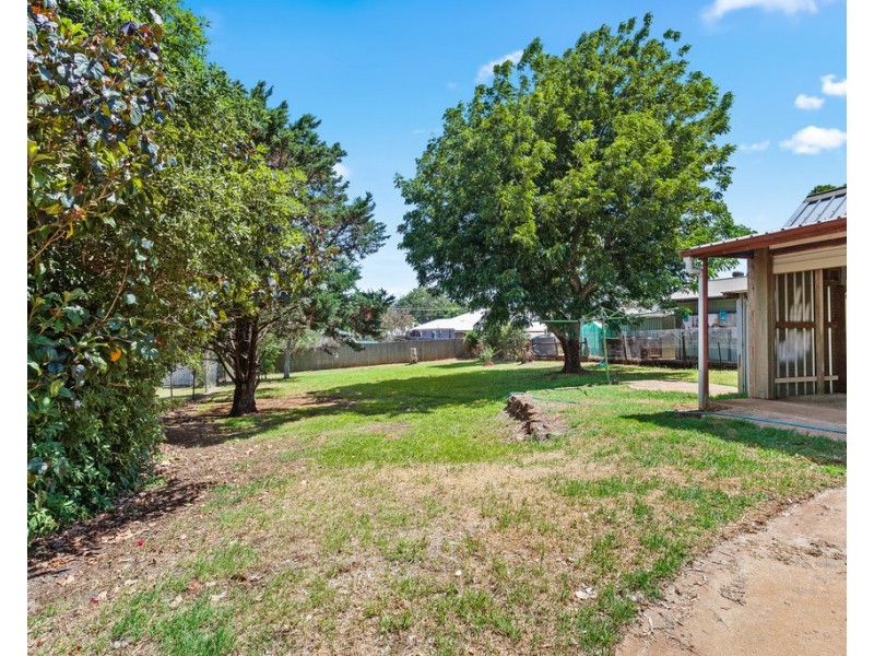 8 Vacy Street, Newtown QLD 4350