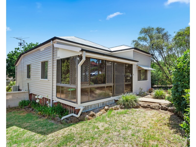 8 Vacy Street, Newtown QLD 4350