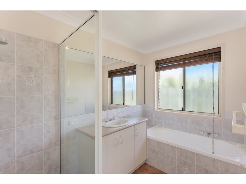 17 Darmstadt Court, Kearneys Spring QLD 4350