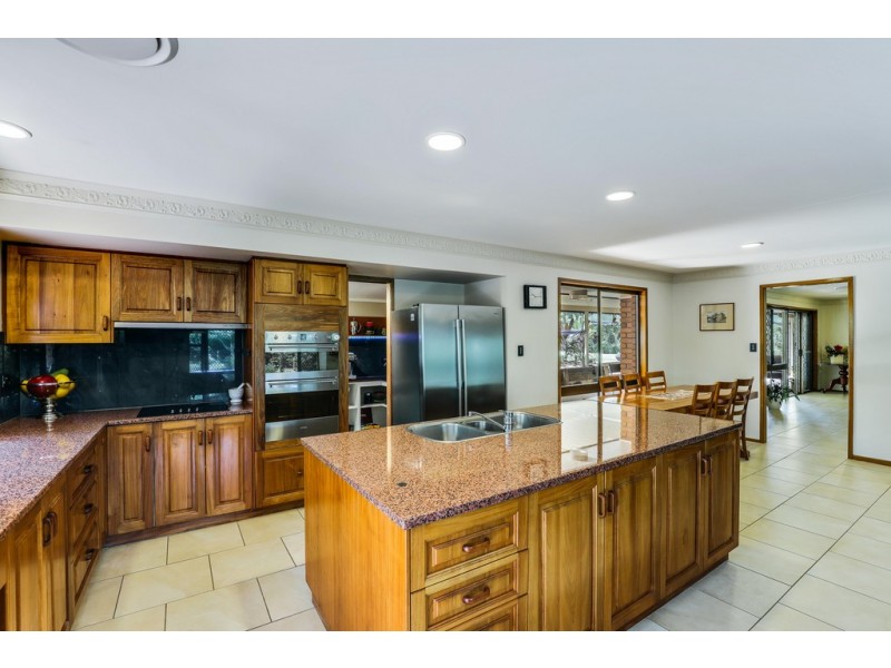 12 Hi Winds Road, Blue Mountain Heights QLD 4350