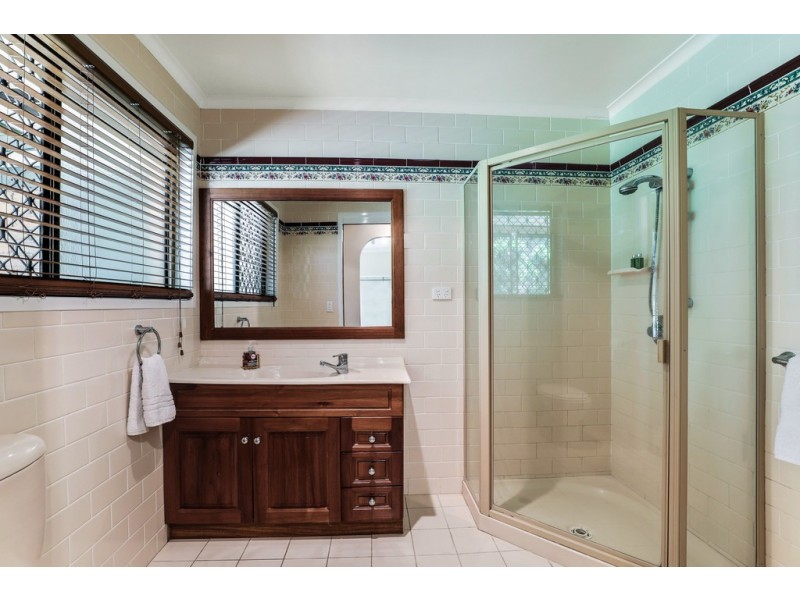 12 Hi Winds Road, Blue Mountain Heights QLD 4350