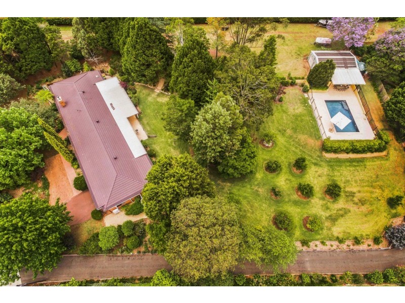 12 Hi Winds Road, Blue Mountain Heights QLD 4350