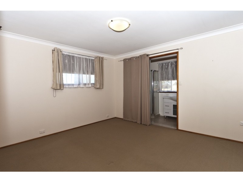 2 Bischof Street, Wilsonton Heights QLD 4350