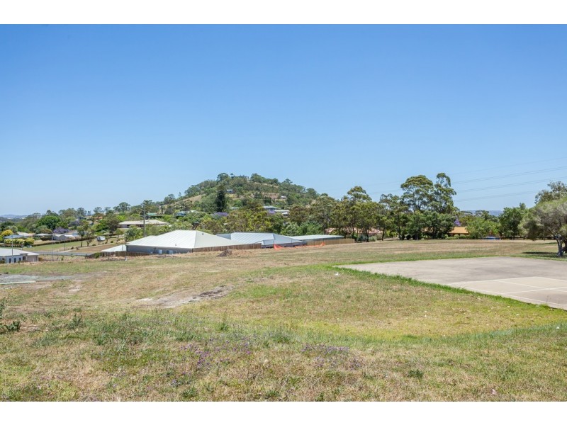 3 Ivy Court, Glenvale QLD 4350