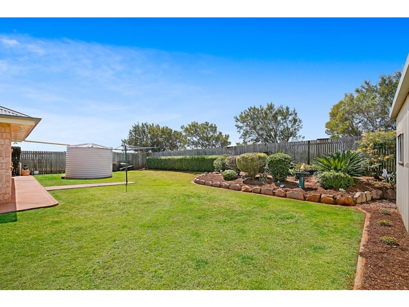 14 Nioka Drive, Highfields QLD 4352