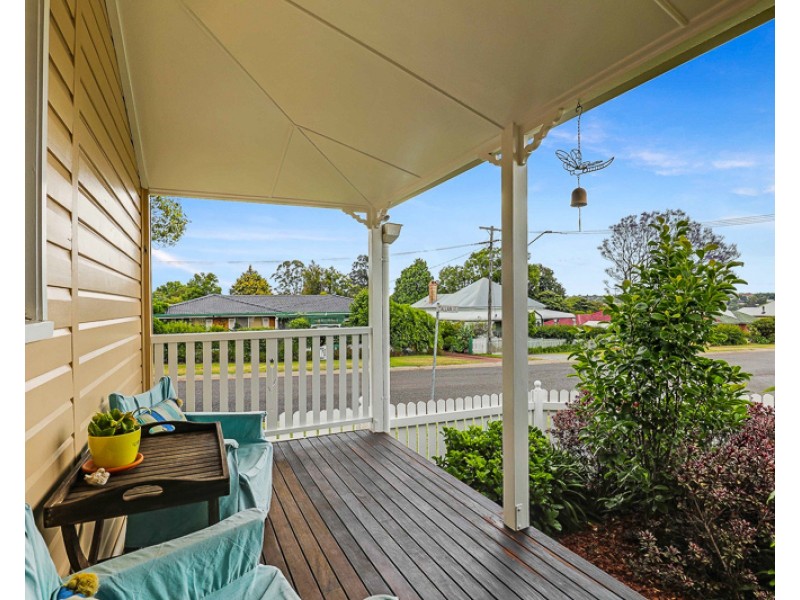 18 Allan Street, North Toowoomba QLD 4350