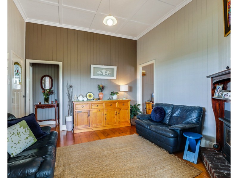 18 Allan Street, North Toowoomba QLD 4350