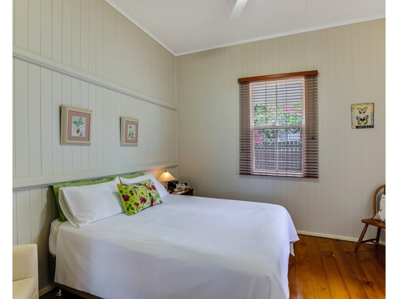 18 Allan Street, North Toowoomba QLD 4350