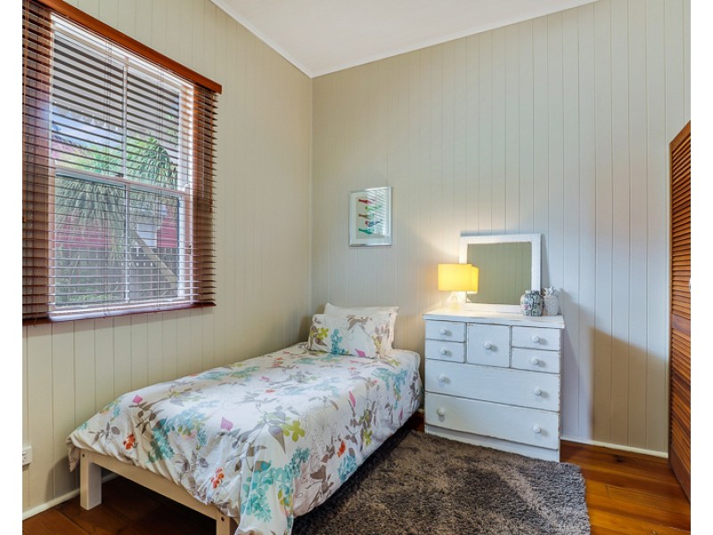 18 Allan Street, North Toowoomba QLD 4350