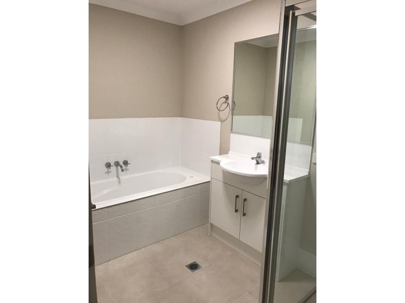 1/12 Barwick Street, Westbrook QLD 4350