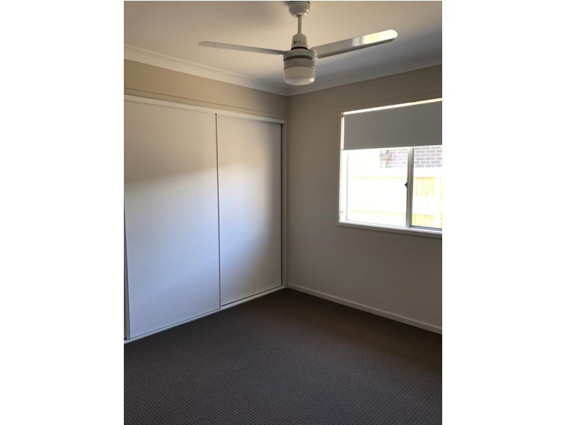 2/10 Barwick Street, Westbrook QLD 4350