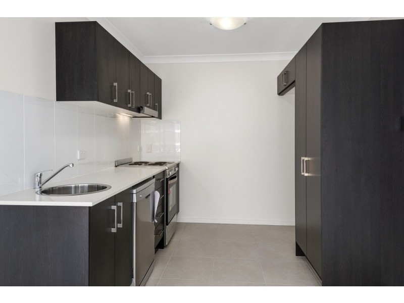 Unit 1 and 2/5 Cassidy Terrace, Mount Kynoch QLD 4350