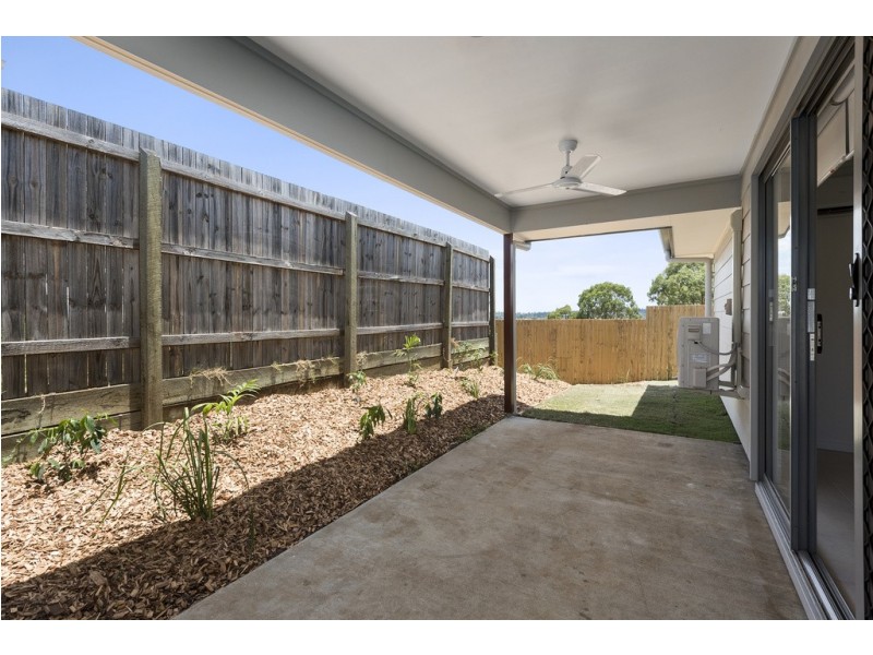 Unit 1 and 2/5 Cassidy Terrace, Mount Kynoch QLD 4350