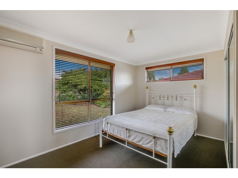 35 Champagne Crescent, Wilsonton Heights QLD 4350