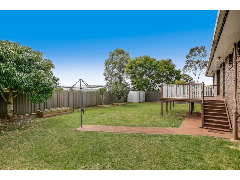 35 Champagne Crescent, Wilsonton Heights QLD 4350