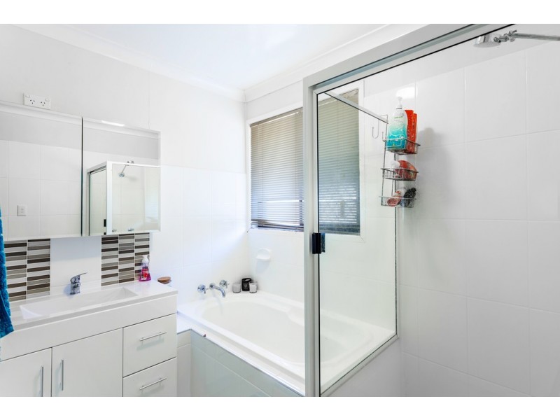 4 Bodega Court, Wilsonton Heights QLD 4350