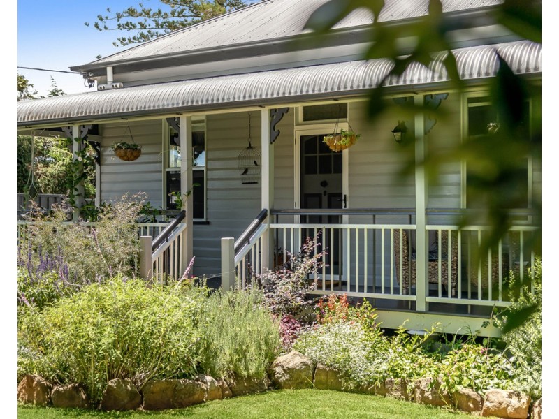 1 Wallace Street, Newtown QLD 4350