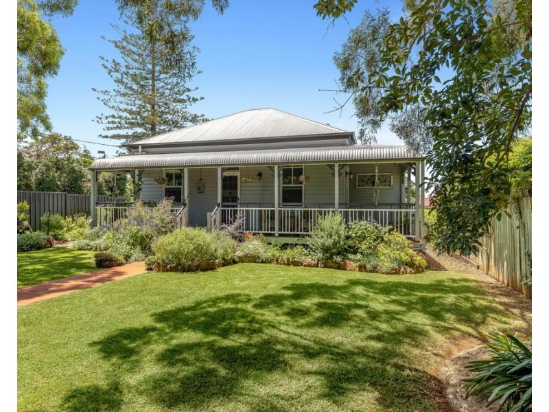1 Wallace Street, Newtown QLD 4350