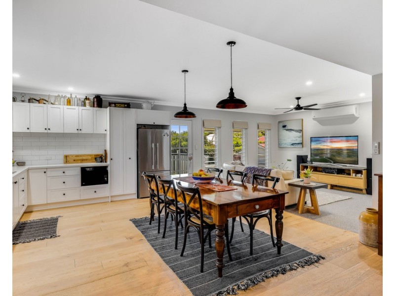 1 Wallace Street, Newtown QLD 4350