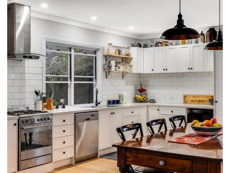 1 Wallace Street, Newtown QLD 4350