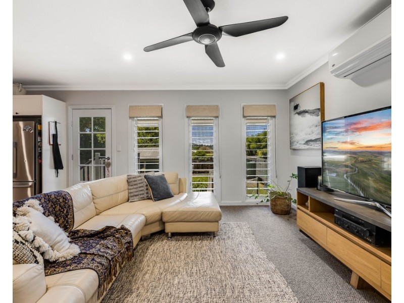 1 Wallace Street, Newtown QLD 4350