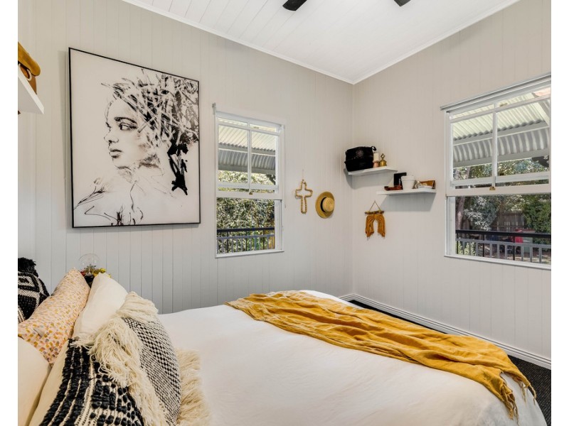 1 Wallace Street, Newtown QLD 4350