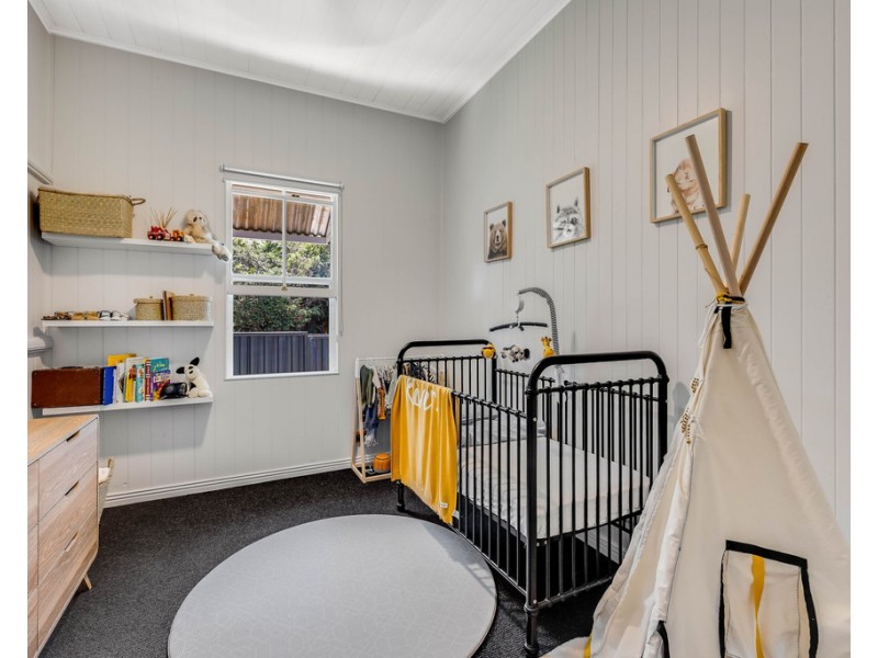 1 Wallace Street, Newtown QLD 4350