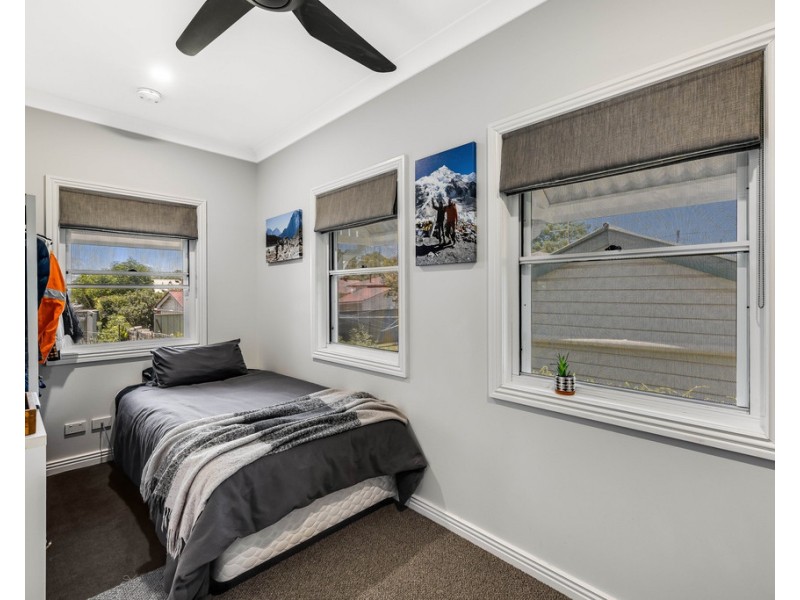 1 Wallace Street, Newtown QLD 4350