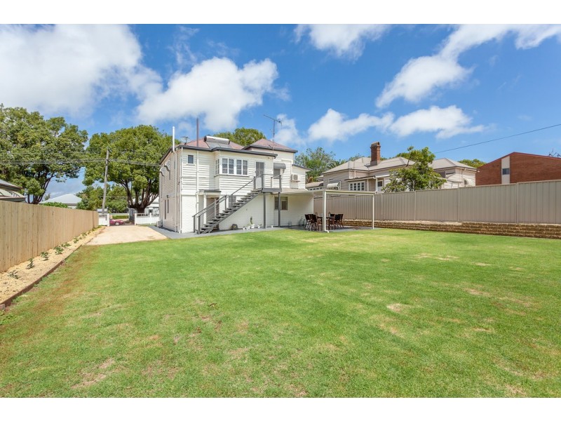 27 Hill Street, Toowoomba City QLD 4350