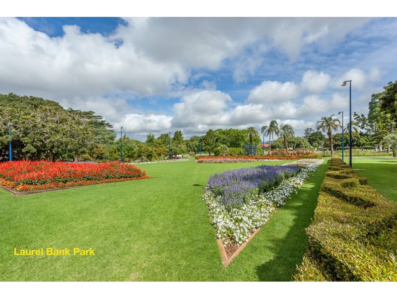 27 Hill Street, Toowoomba City QLD 4350