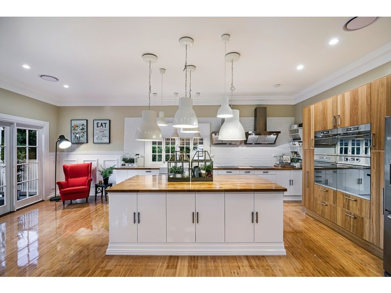 35 Mary Street, Mount Lofty QLD 4350