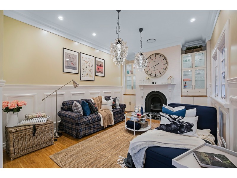 35 Mary Street, Mount Lofty QLD 4350