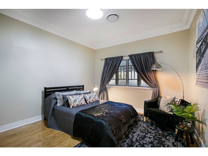 35 Mary Street, Mount Lofty QLD 4350