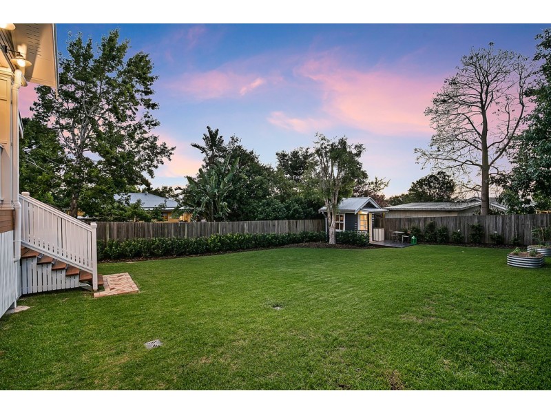 35 Mary Street, Mount Lofty QLD 4350