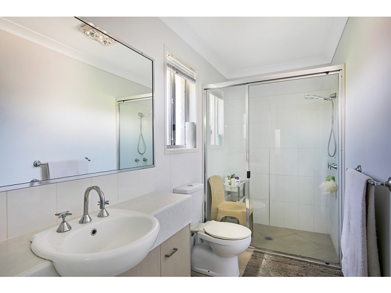 Unit 1/28 Wareena Crescent, Glenvale QLD 4350