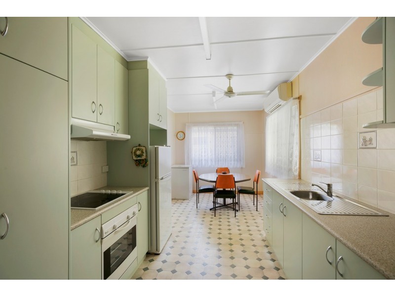 28 Weetwood Street, Newtown QLD 4350