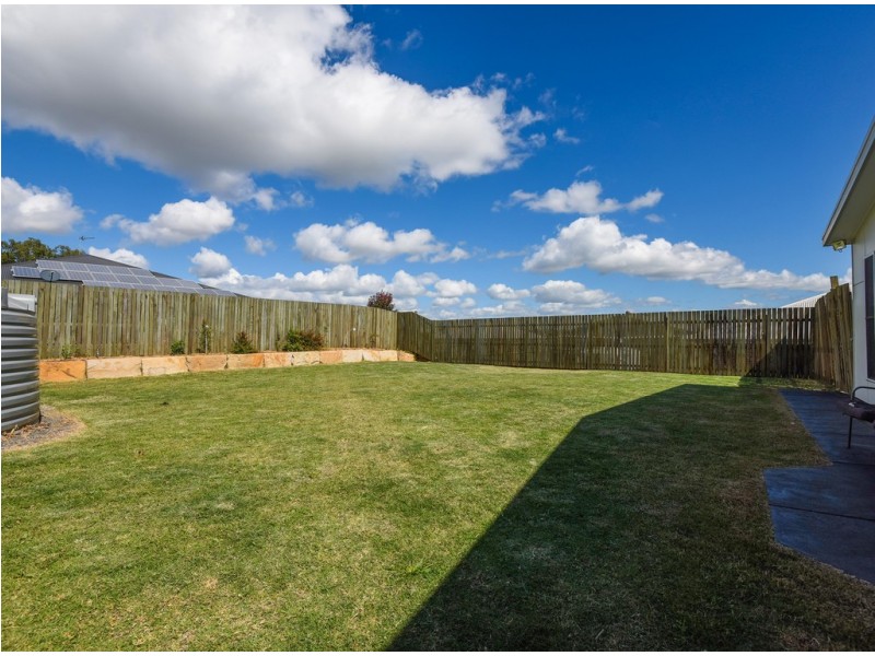 26 Maculan Crescent, Westbrook QLD 4350