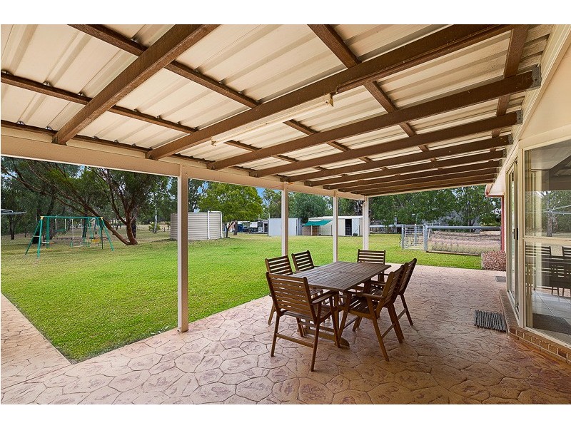 9 Voll Avenue, Oakey QLD 4401