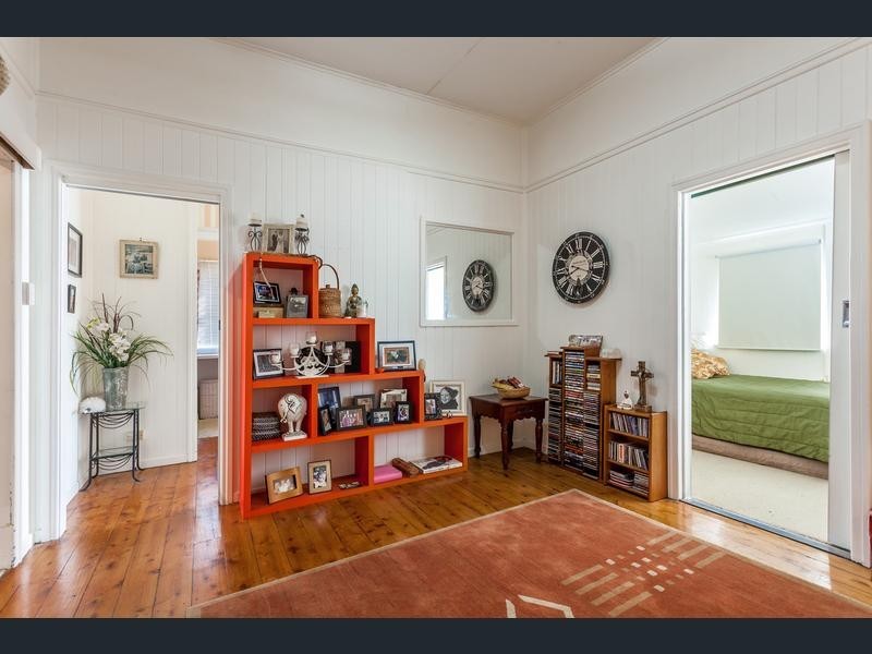 19 Ramsay Street, South Toowoomba QLD 4350