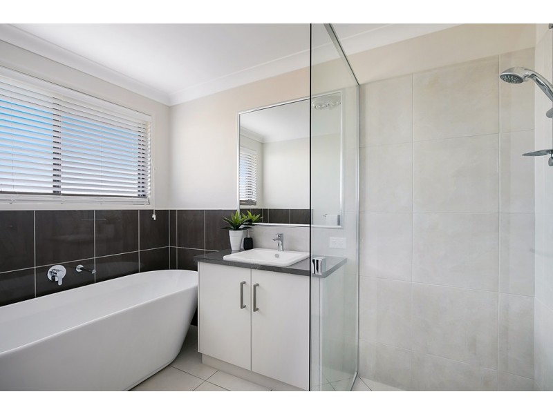 180 Kearney Street, Kearneys Spring QLD 4350