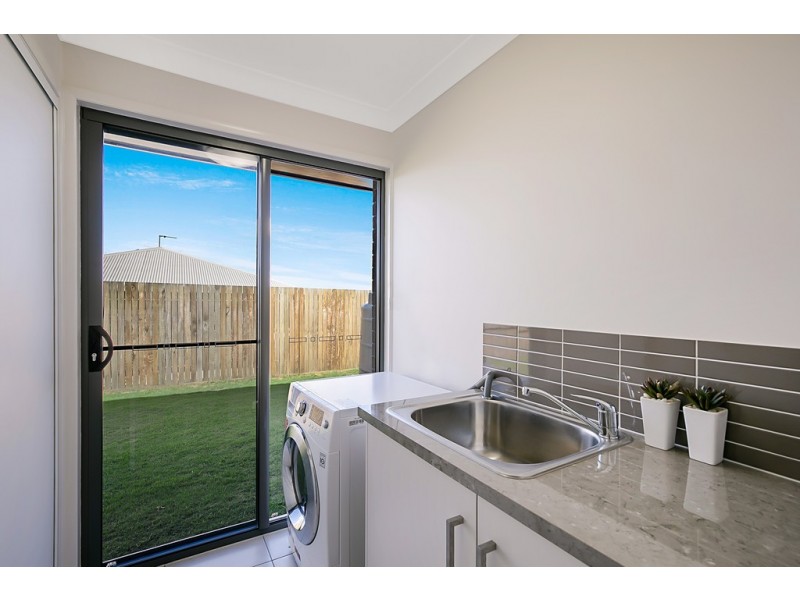 180 Kearney Street, Kearneys Spring QLD 4350