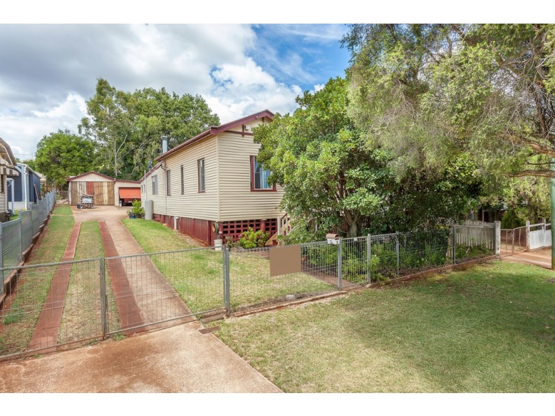 4 Wattle Street, Harlaxton QLD 4350
