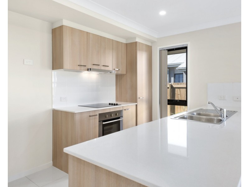 1/21 Weebah Place, Cambooya QLD 4358