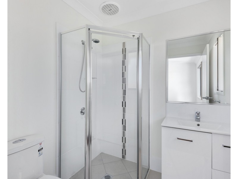 2/21 Weebah Place, Cambooya QLD 4358