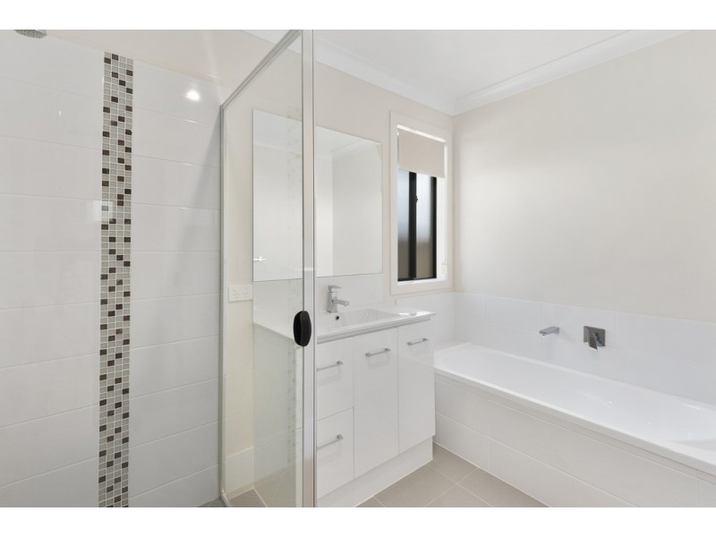 28 Minnett Street, Glenvale QLD 4350
