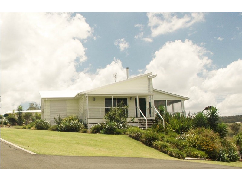 6 Manikato Drive, Hodgson Vale QLD 4352