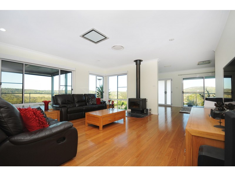 6 Manikato Drive, Hodgson Vale QLD 4352