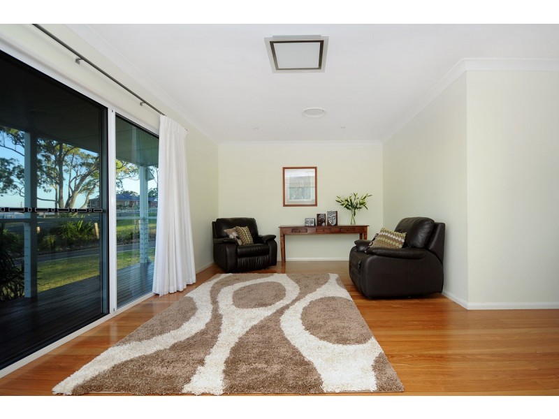 6 Manikato Drive, Hodgson Vale QLD 4352
